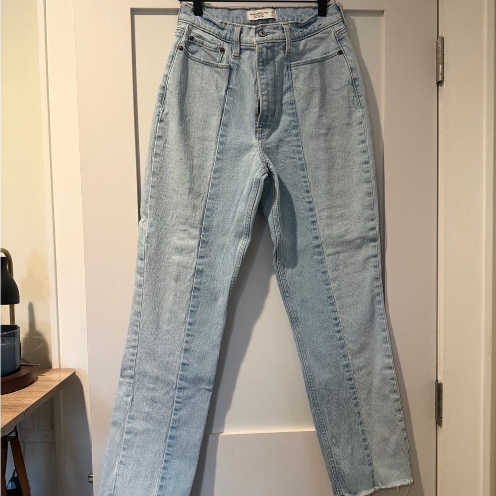 Abercrombie & Fitch Light Blue Curve Love Straight Leg Jeans - Size 27